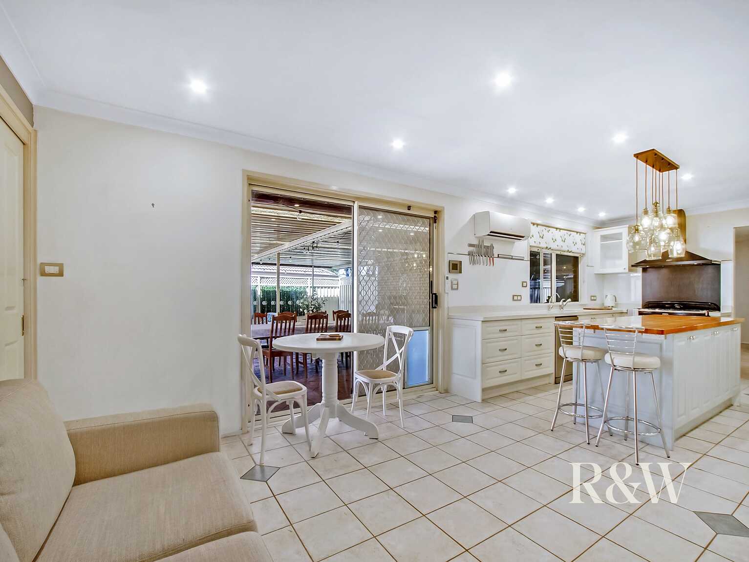 122 Explorers Way St Clair