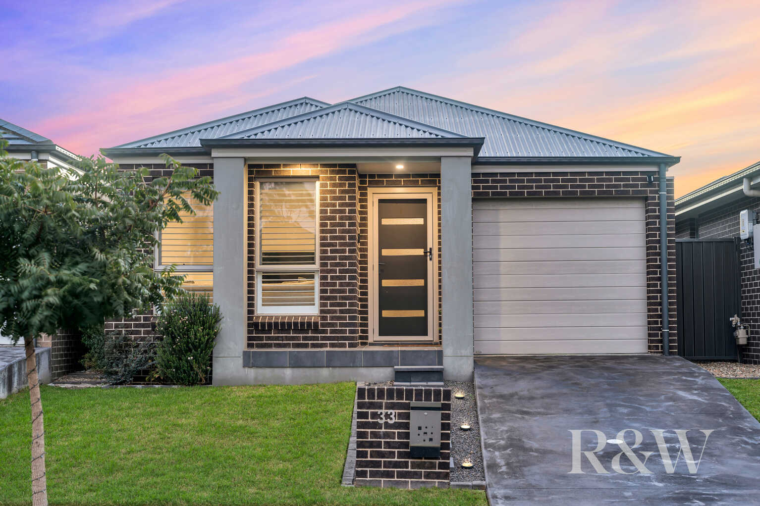 33 Minnamurra Drive Gregory Hills