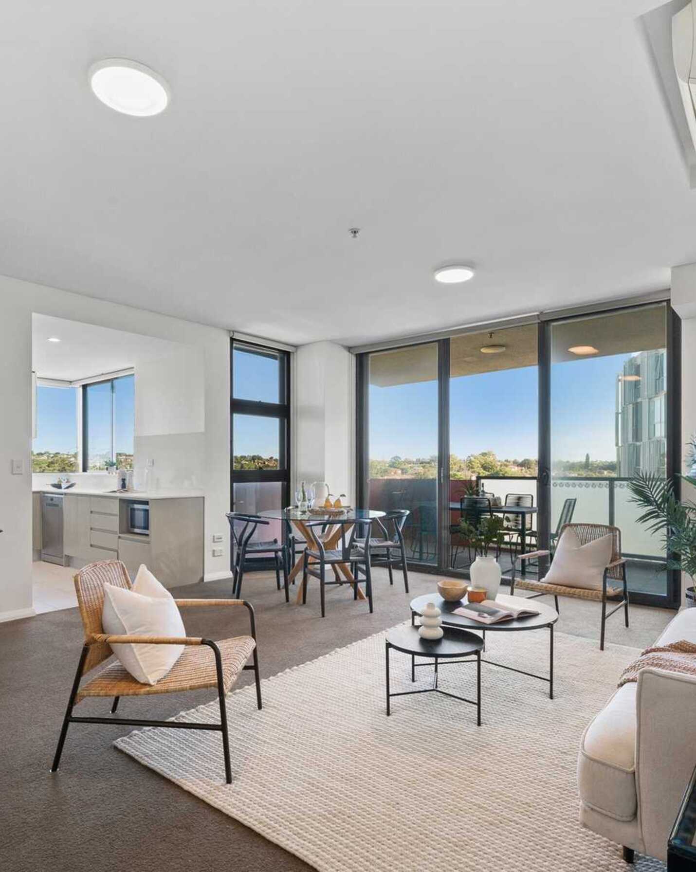 527/2E Charles Street, Canterbury - Image 1