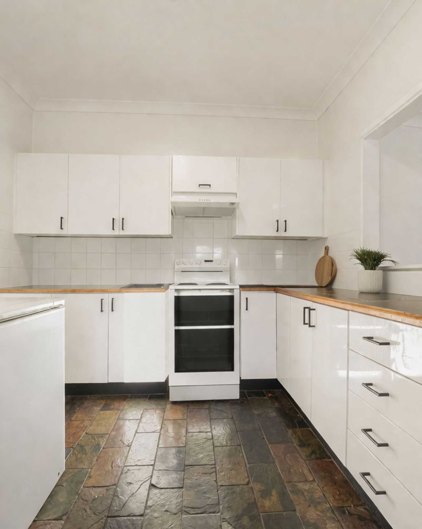 3 LACHLAN PLACE Campbelltown, Campbelltown - Thumbnail 3