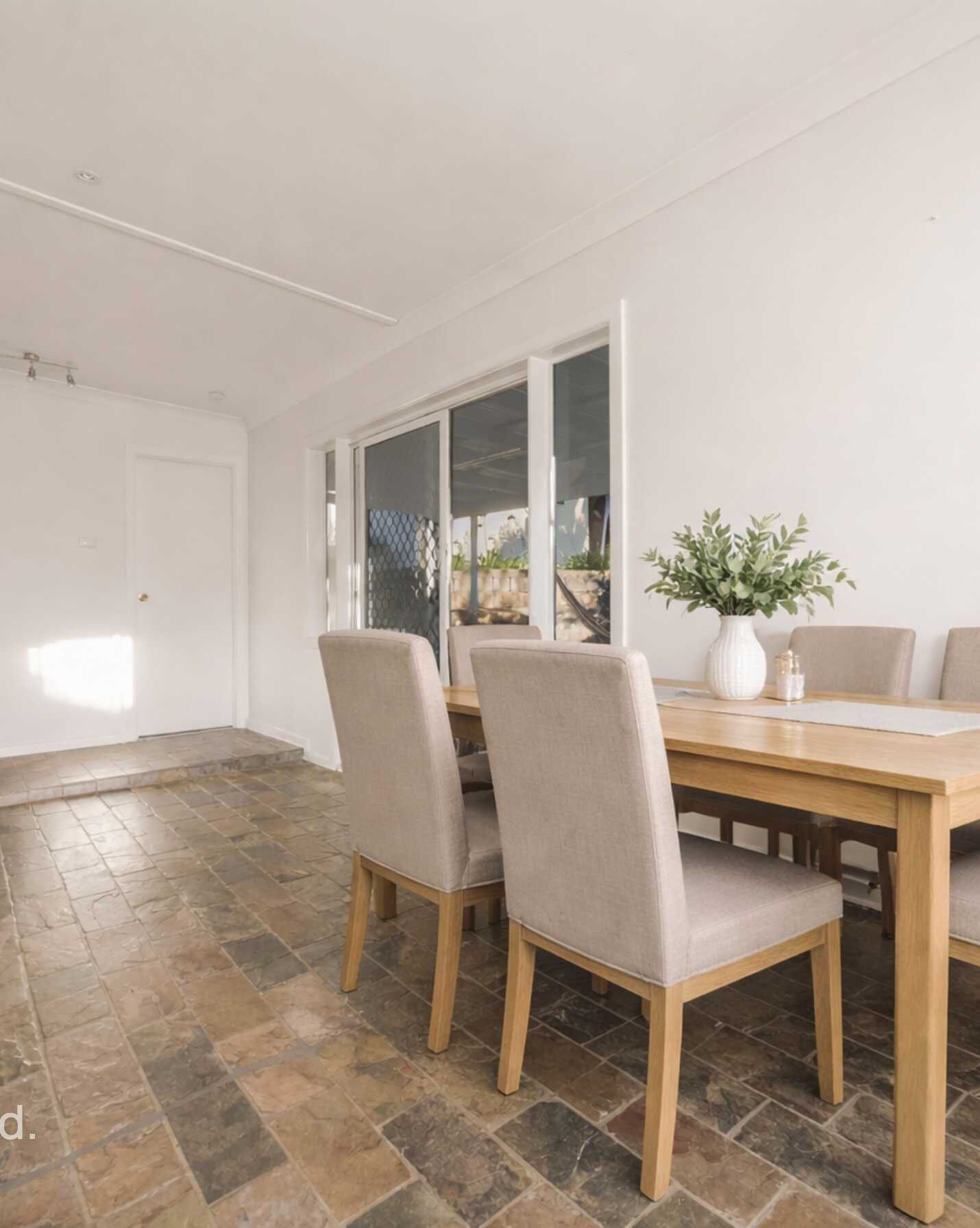 3 LACHLAN PLACE Campbelltown, Campbelltown - Thumbnail 4