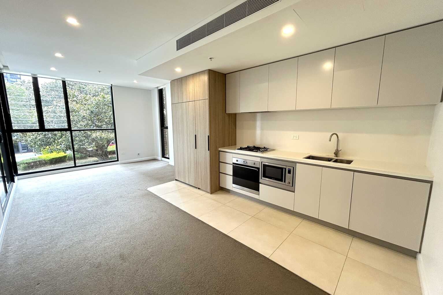 104/7 Maple Tree Road Westmead