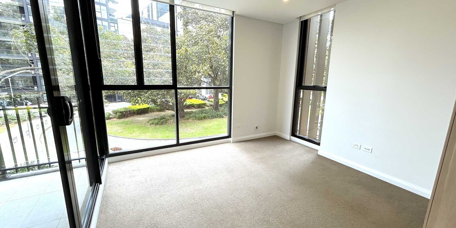 104/7 Maple Tree Road Westmead