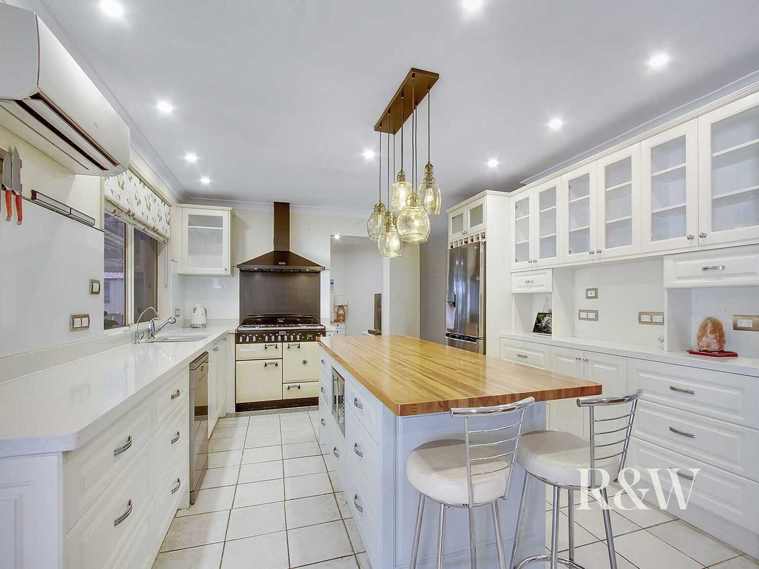 122 Explorers Way St Clair 122 Explorers Way St Clair