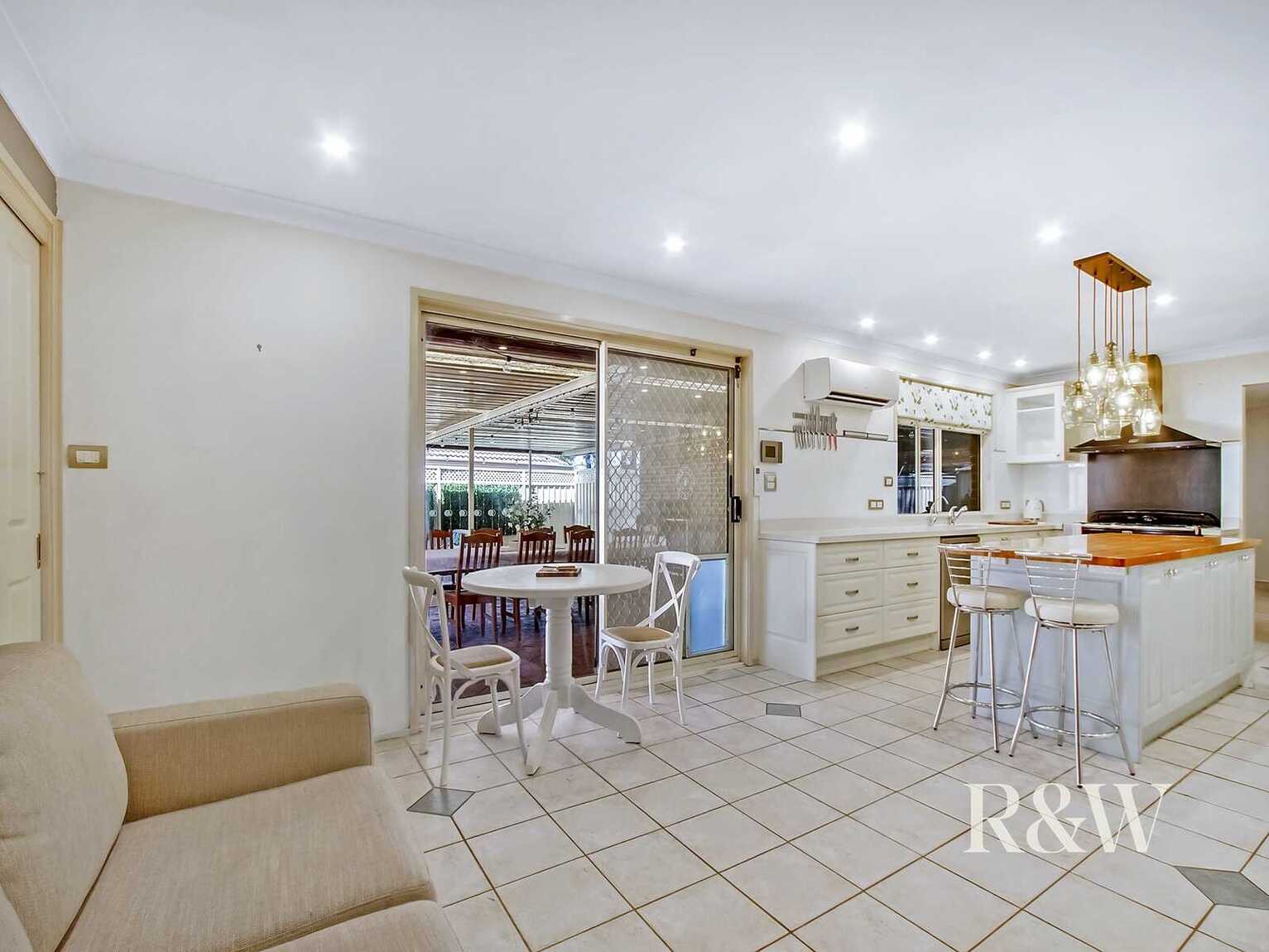 122 Explorers Way St Clair 122 Explorers Way St Clair