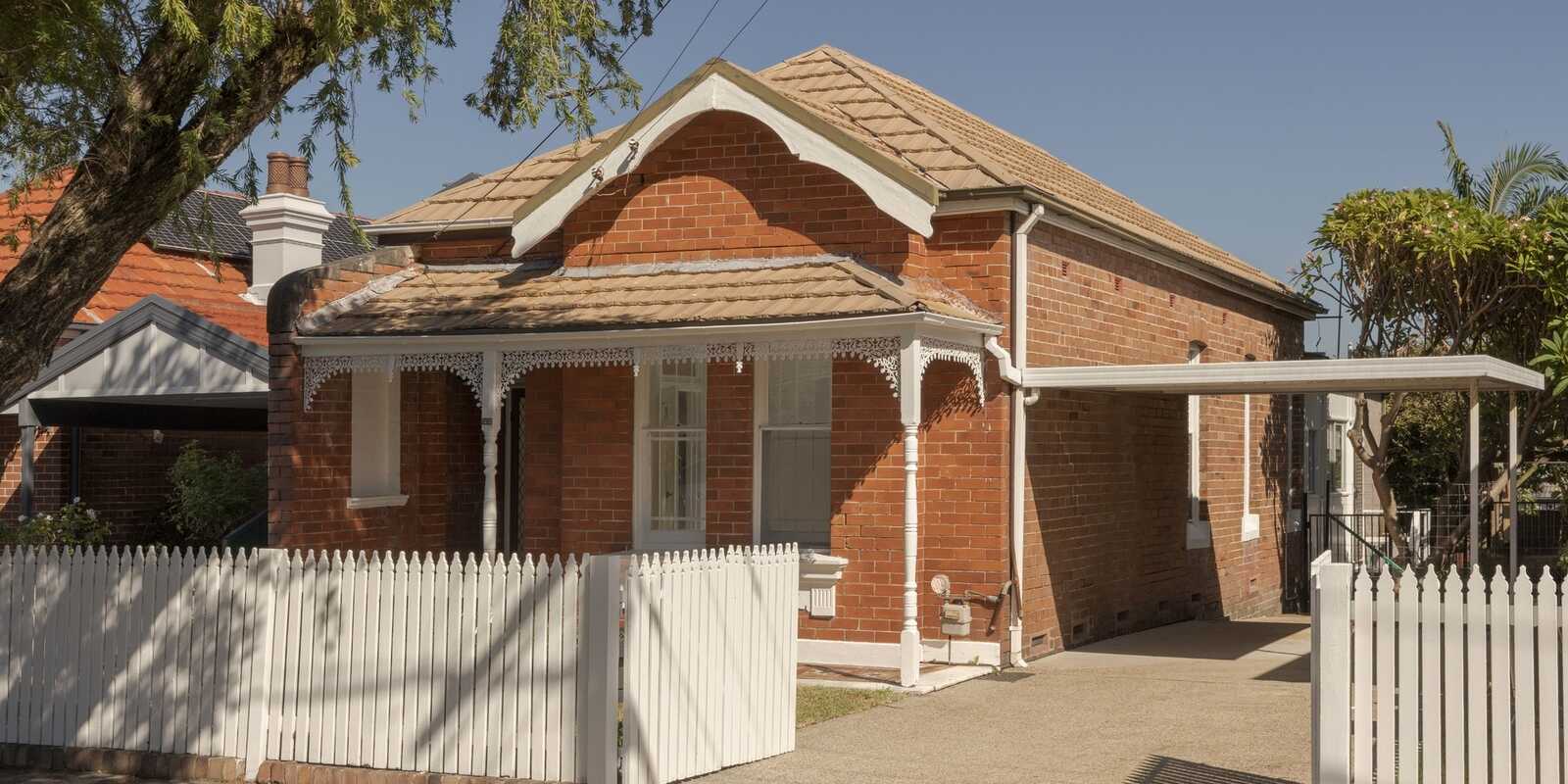 133 Duntroon Street Hurlstone Park 133 Duntroon Street Hurlstone Park