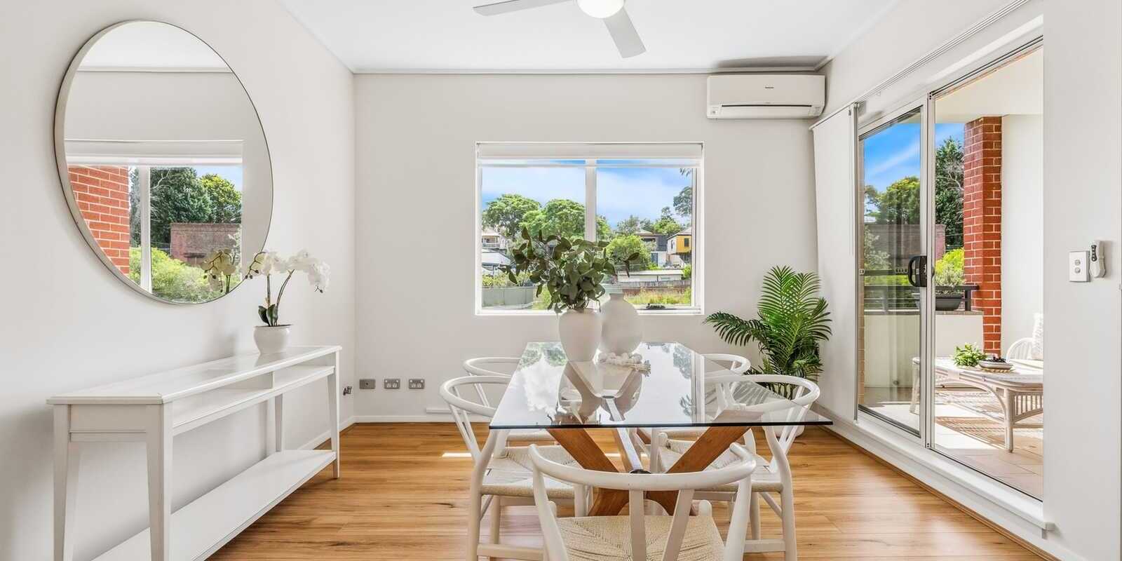 82/20 Close Street Canterbury