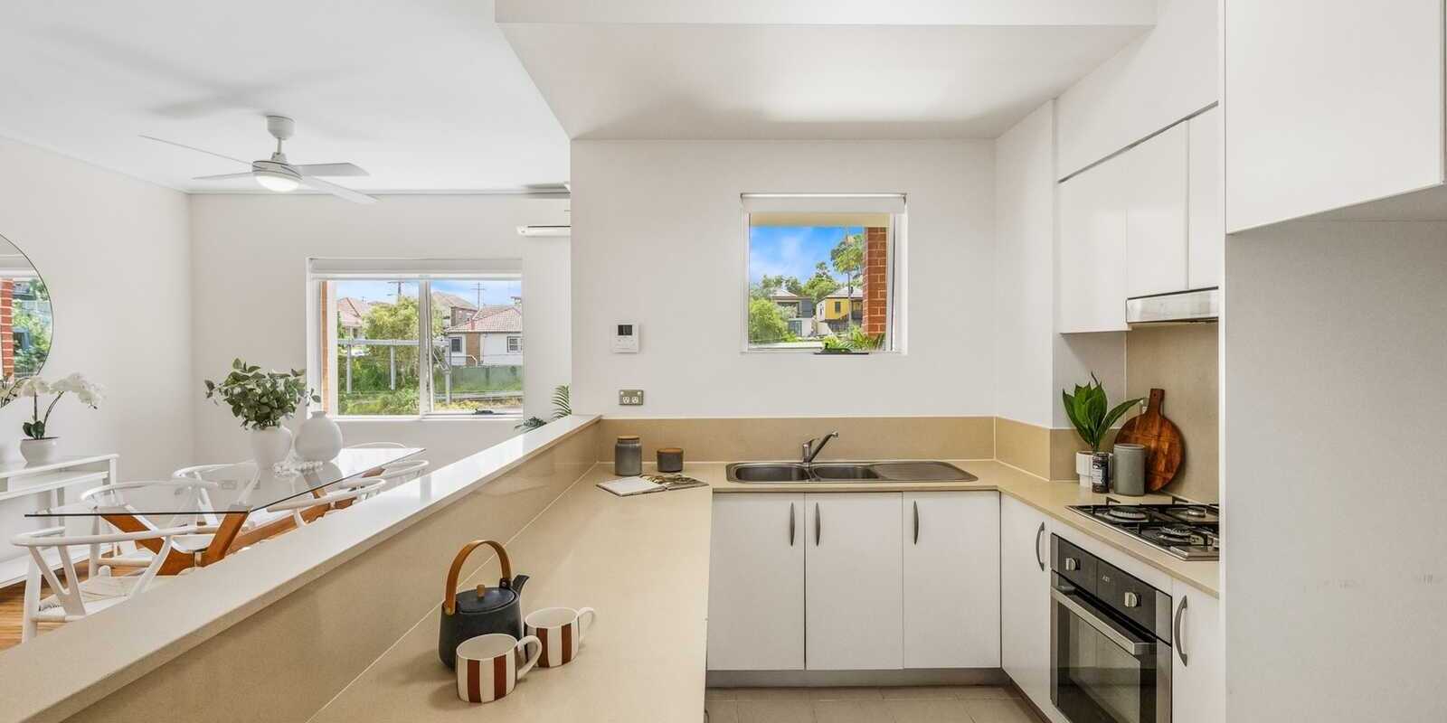 82/20 Close Street Canterbury