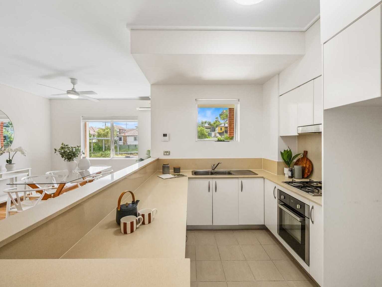 82/20 Close Street Canterbury