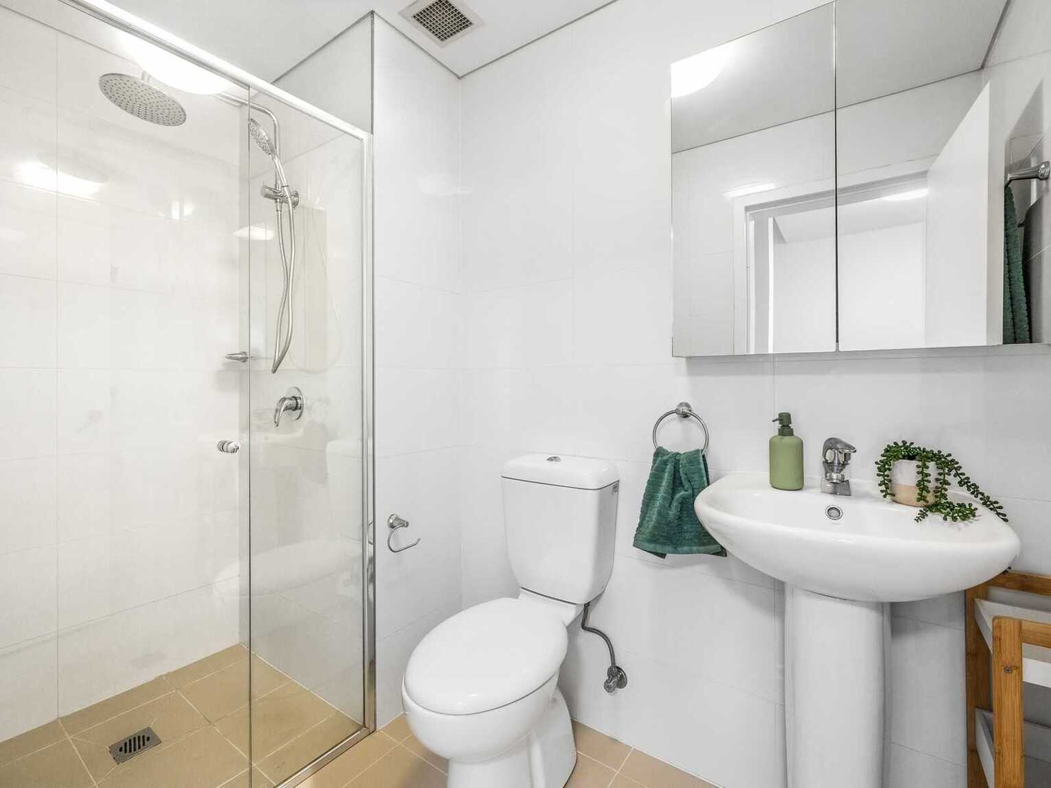 82/20 Close Street Canterbury