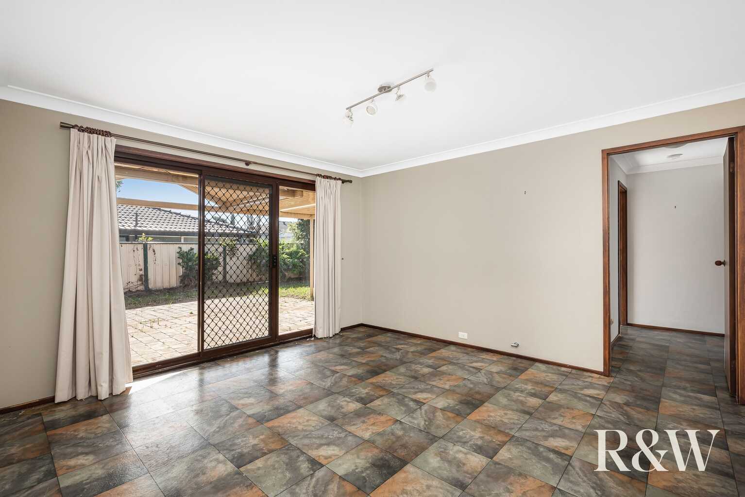 14 Hascombe Way St Clair 14 Hascombe Way St Clair
