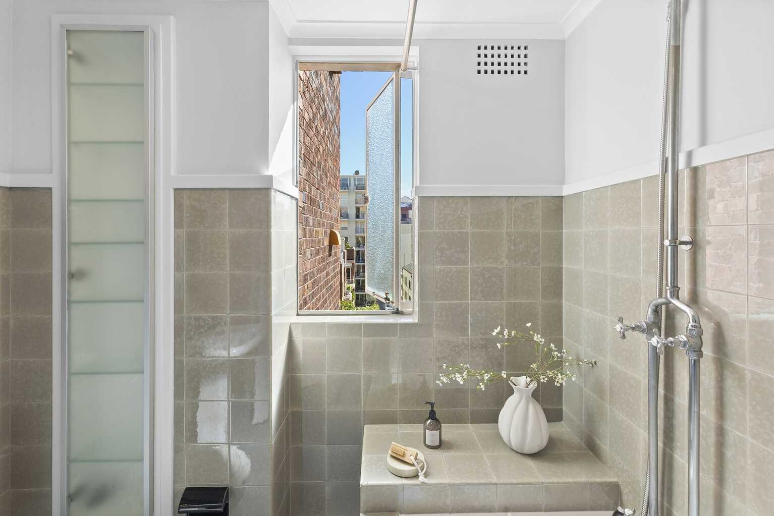 63/8 Birtley Place Elizabeth Bay