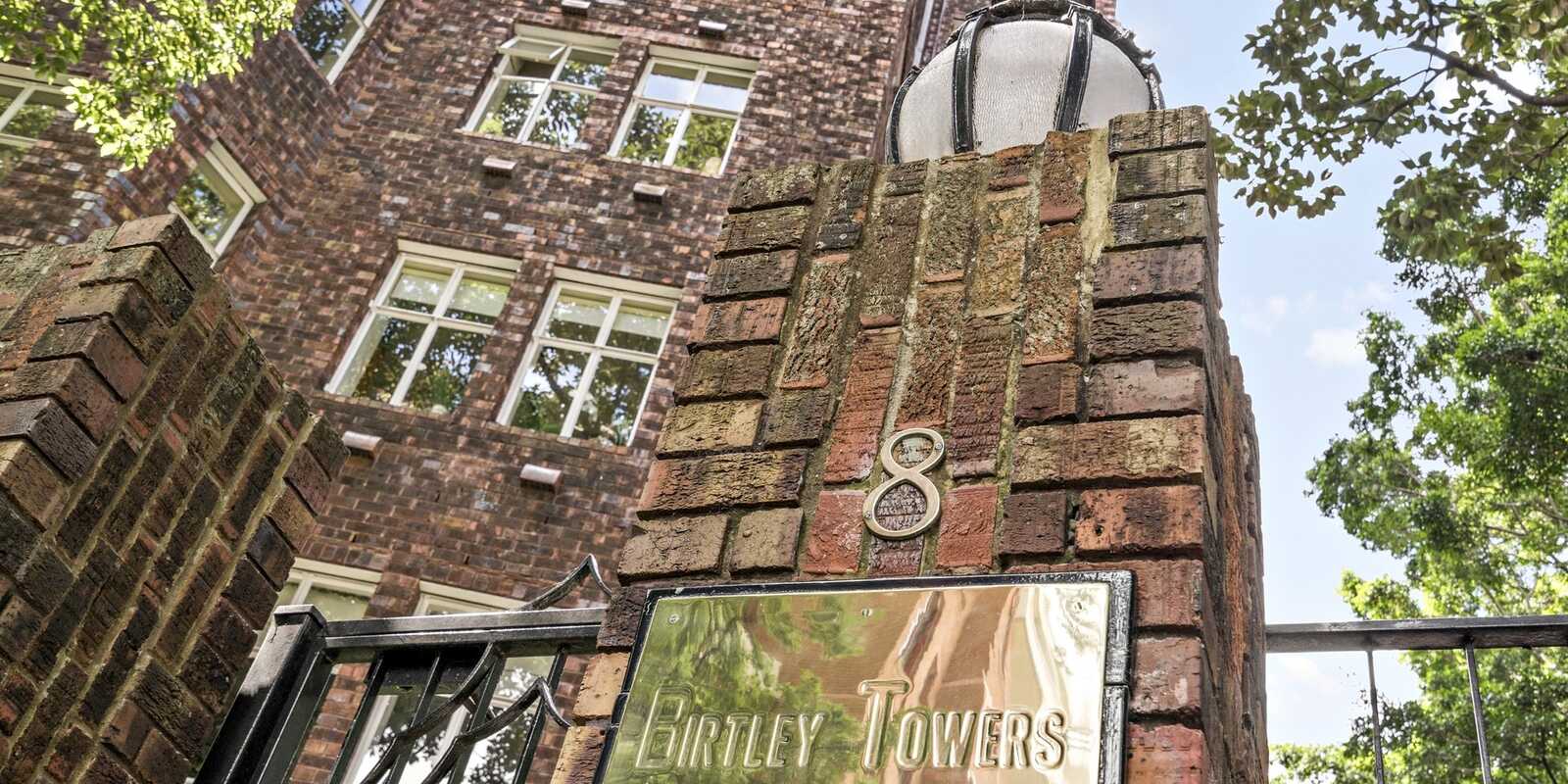 63/8 Birtley Place Elizabeth Bay