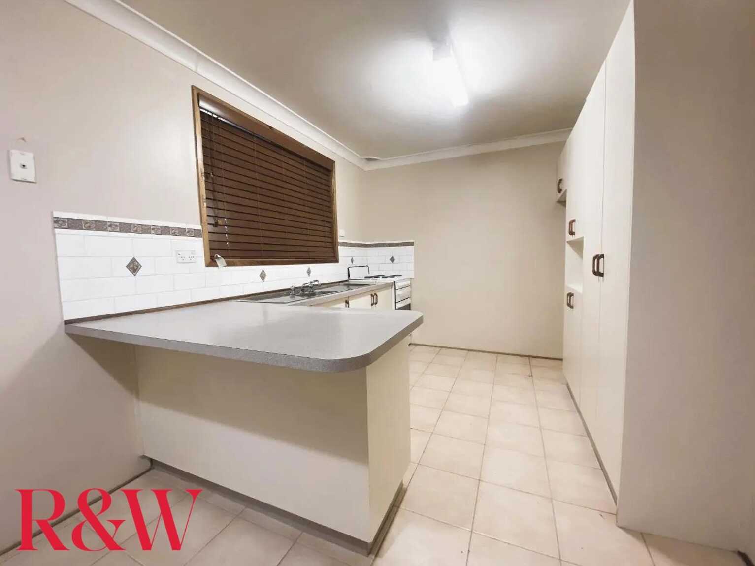 8 Sauternes Place Eschol Park 8 Sauternes Place Eschol Park