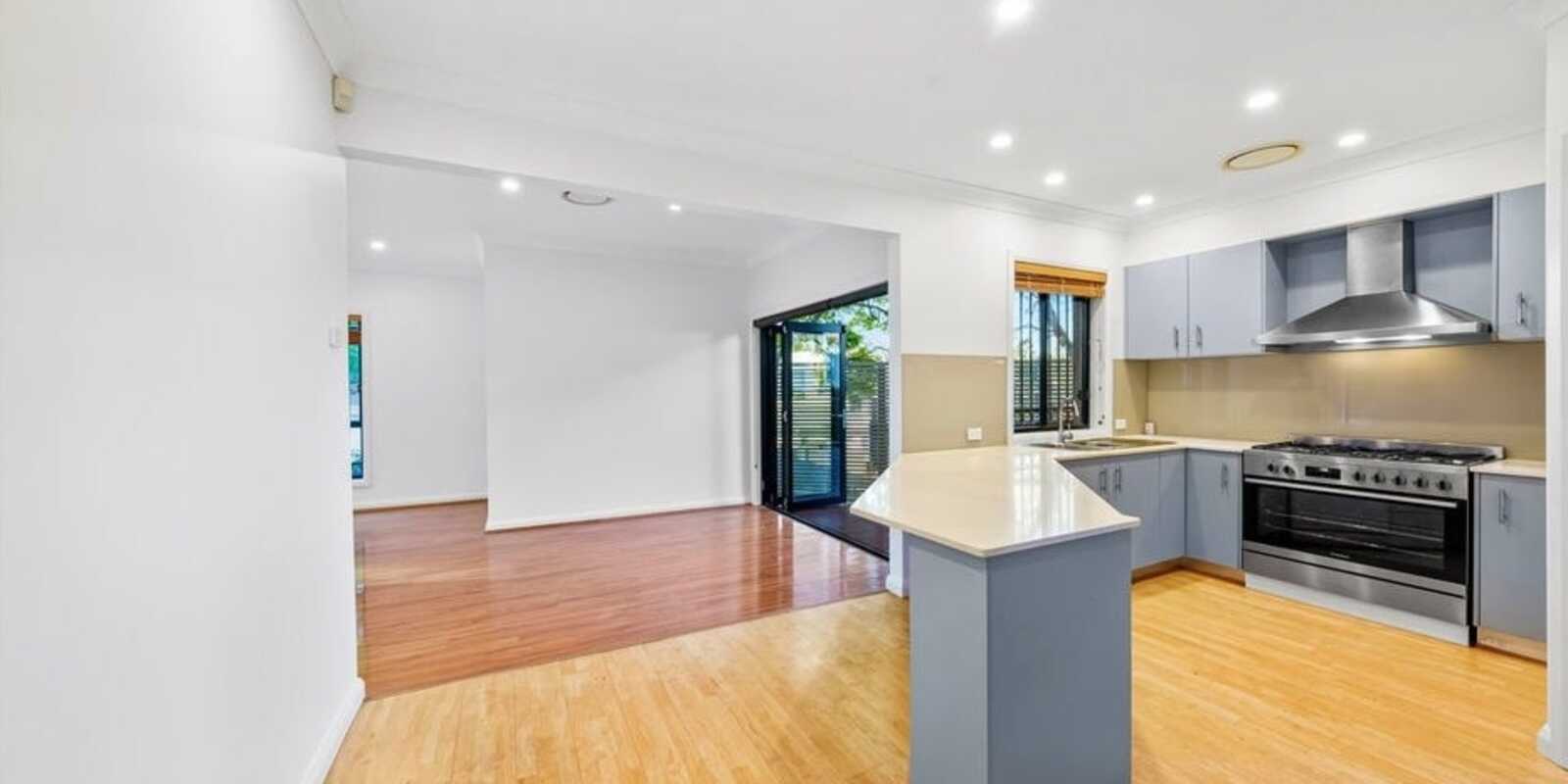 2 Bass Street Putney