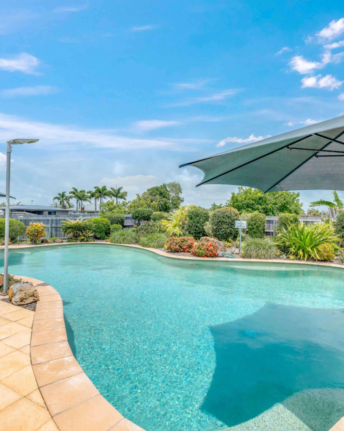 15 McCallum Close Coral Cove, Cove - Thumbnail 3