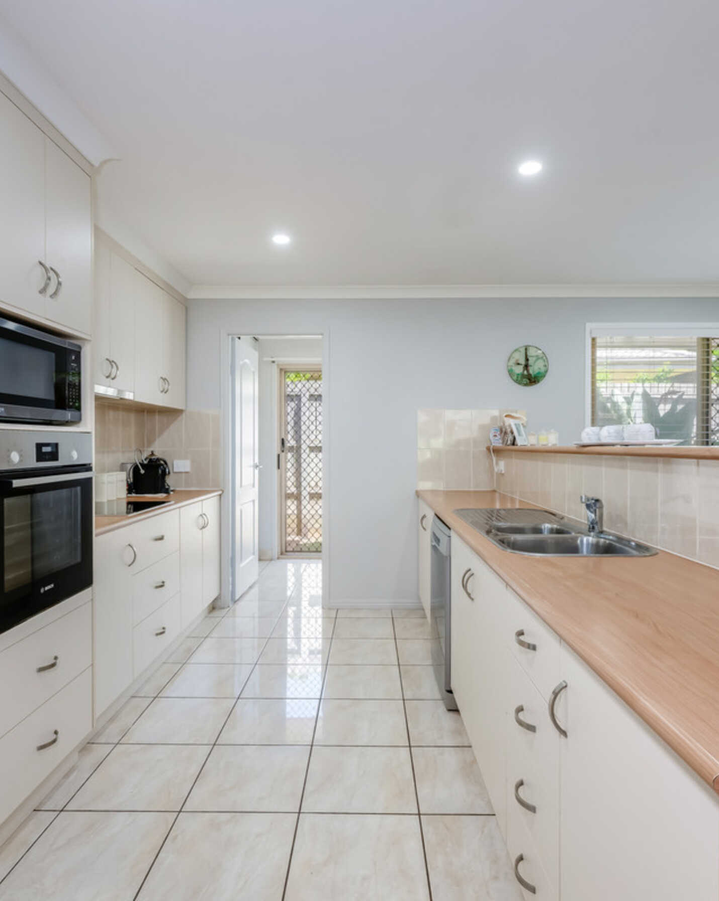 15 McCallum Close Coral Cove, Cove - Thumbnail 5