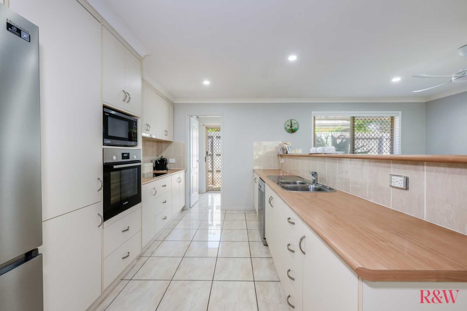 15 McCallum Close Coral Cove