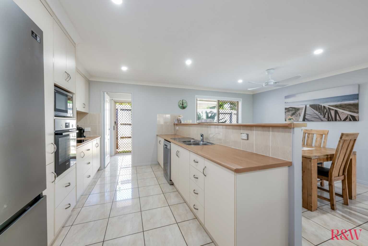 15 McCallum Close Coral Cove