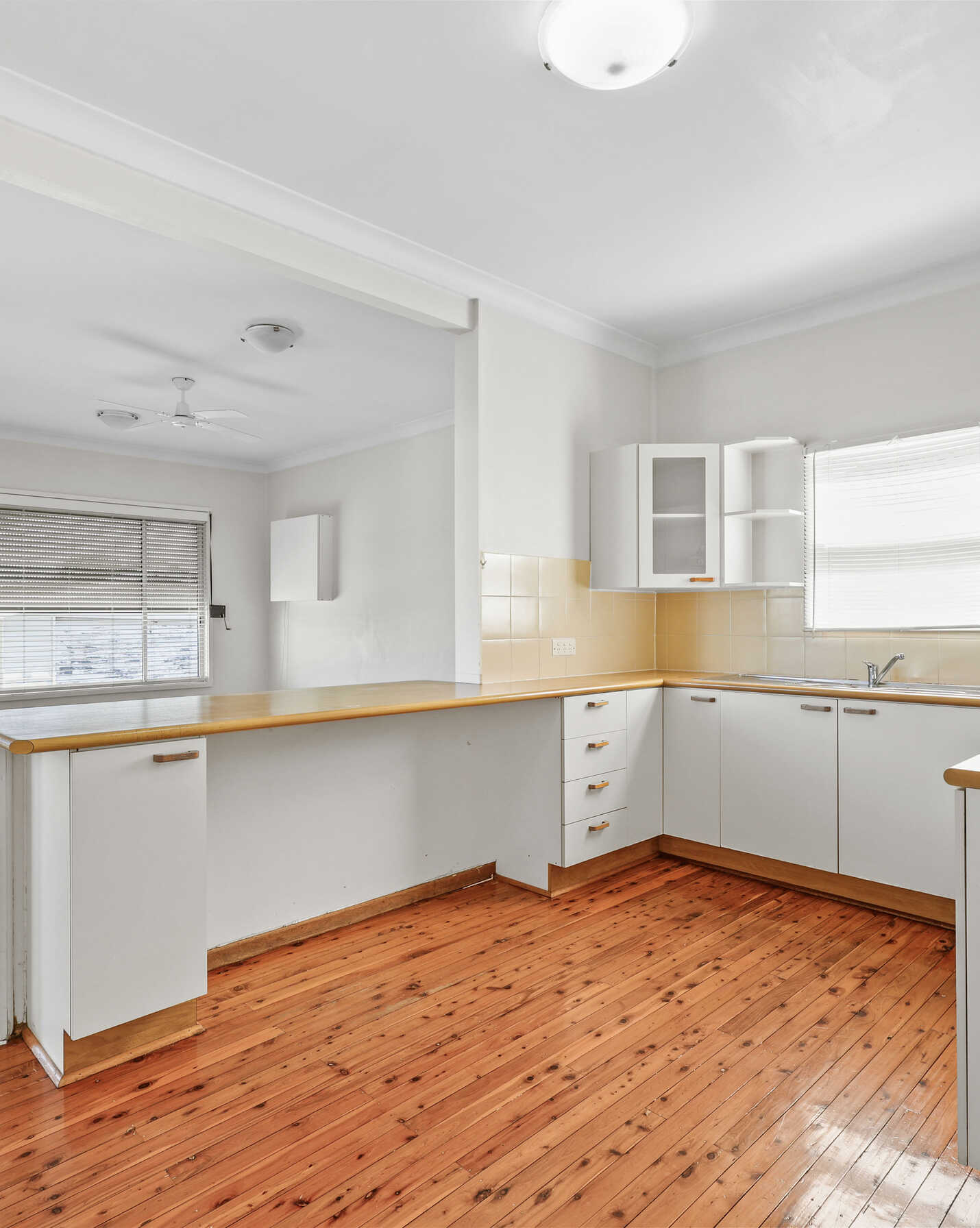 30 DARWIN ROAD Campbelltown, Campbelltown - Thumbnail 4