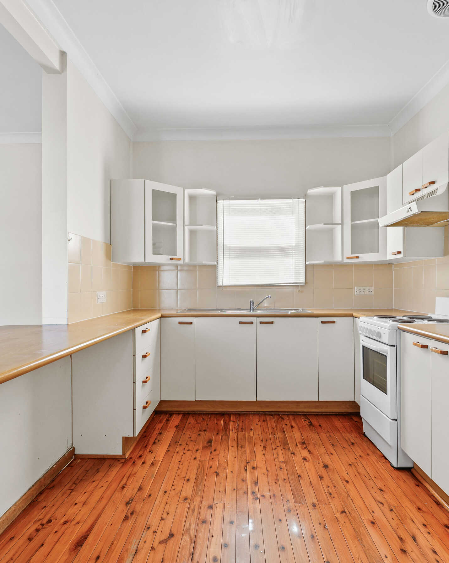 30 DARWIN ROAD Campbelltown, Campbelltown - Thumbnail 5
