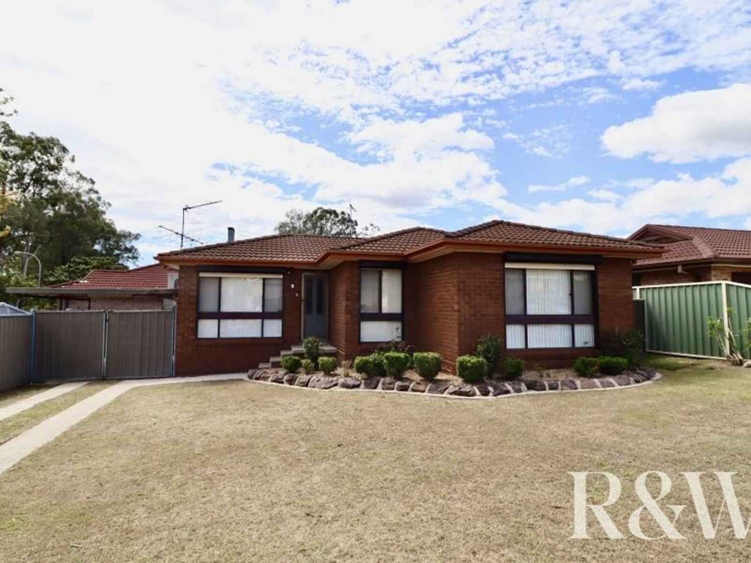 8 Timesweep Drive St Clair