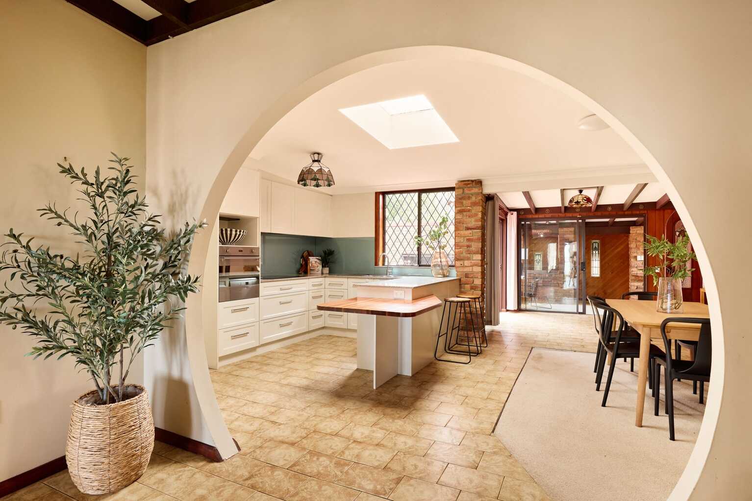 284 Tuggerawong Road Tuggerawong 284 Tuggerawong Road Tuggerawong