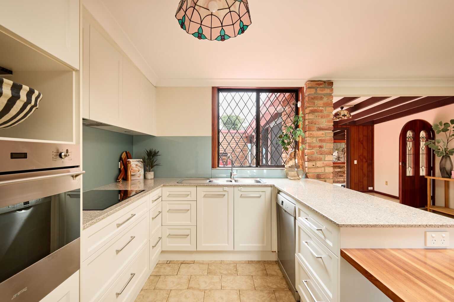 284 Tuggerawong Road Tuggerawong 284 Tuggerawong Road Tuggerawong