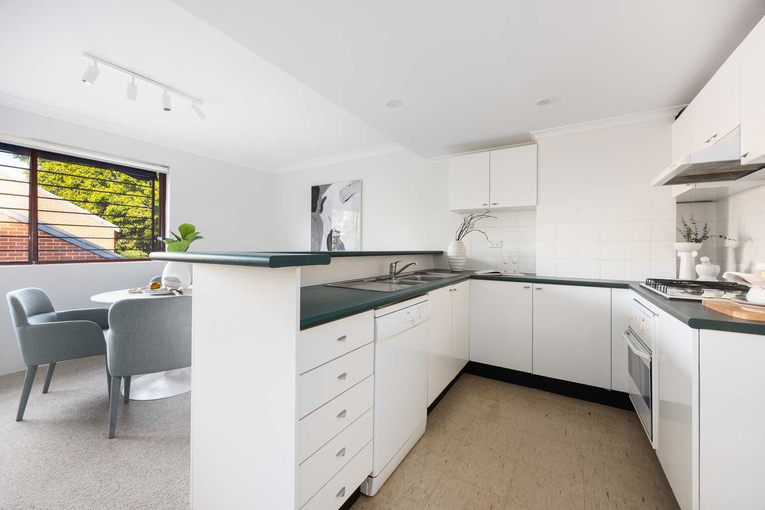 2/14 Kensington Street Waterloo