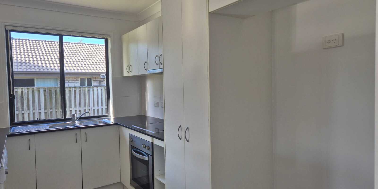 7 Dear Place Bellmere