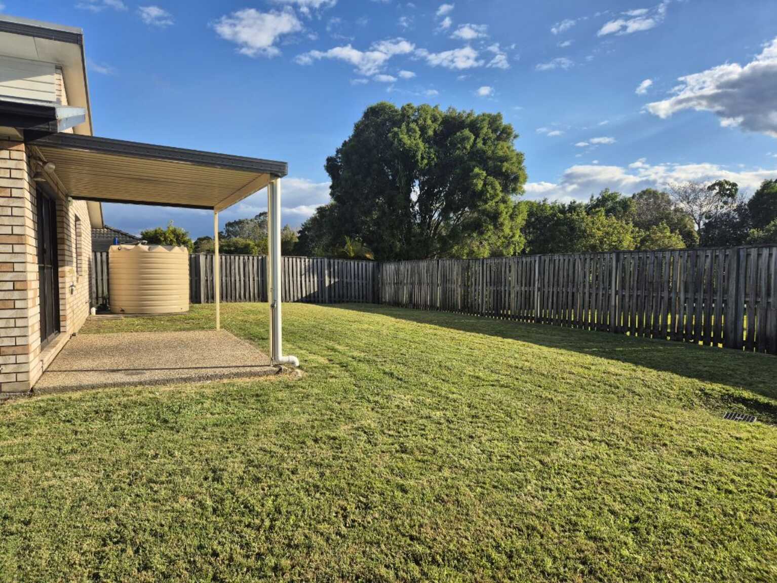 7 Dear Place Bellmere