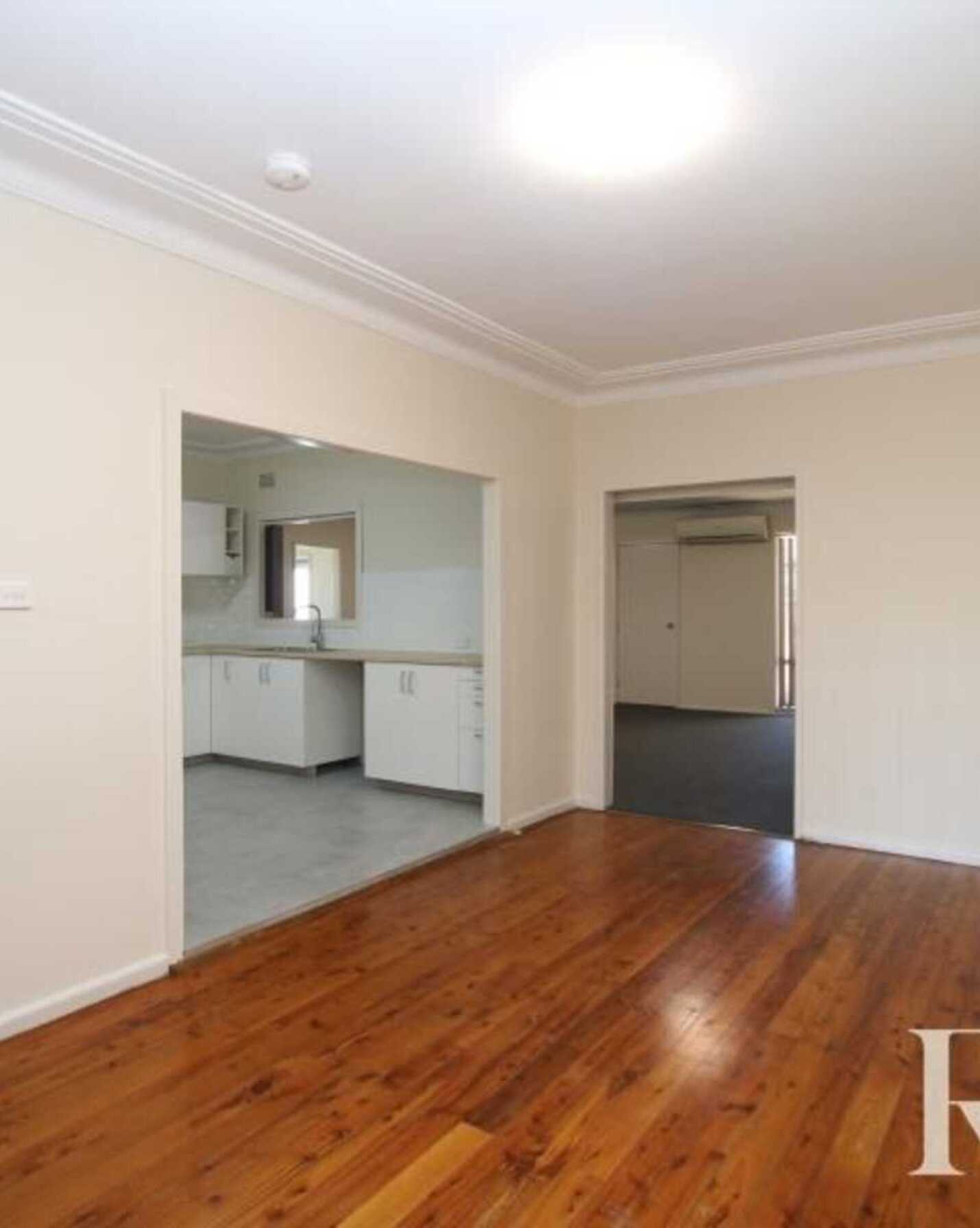 8 Waugh Crescent Blacktown, Blacktown - Thumbnail 2
