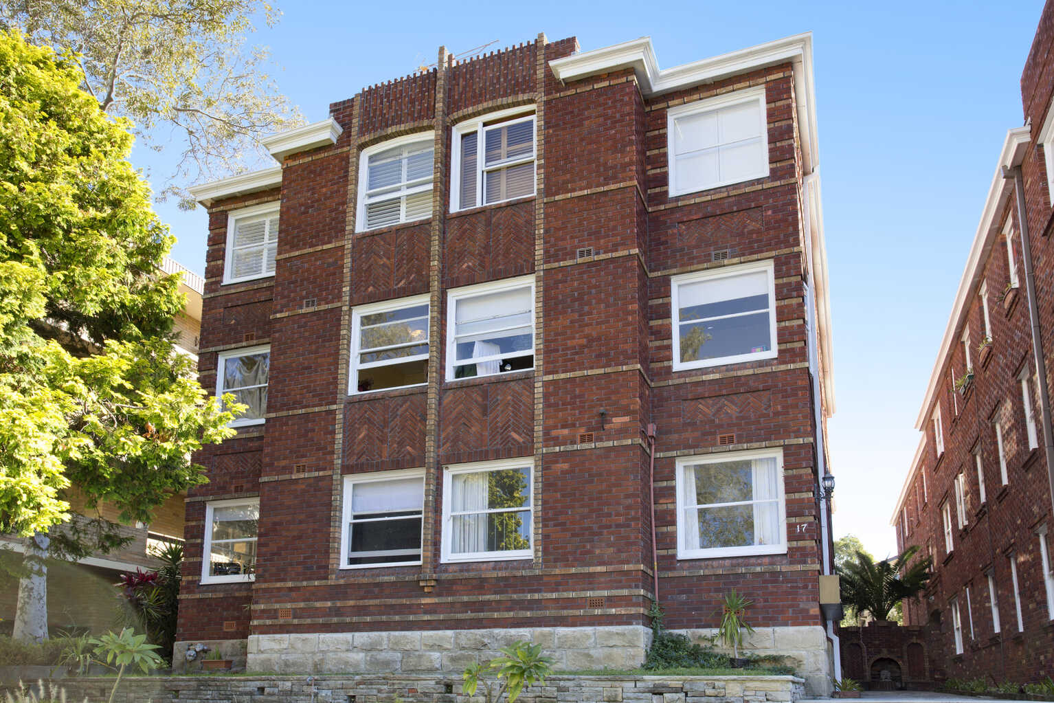 11/17 Penkivil Street Bondi
