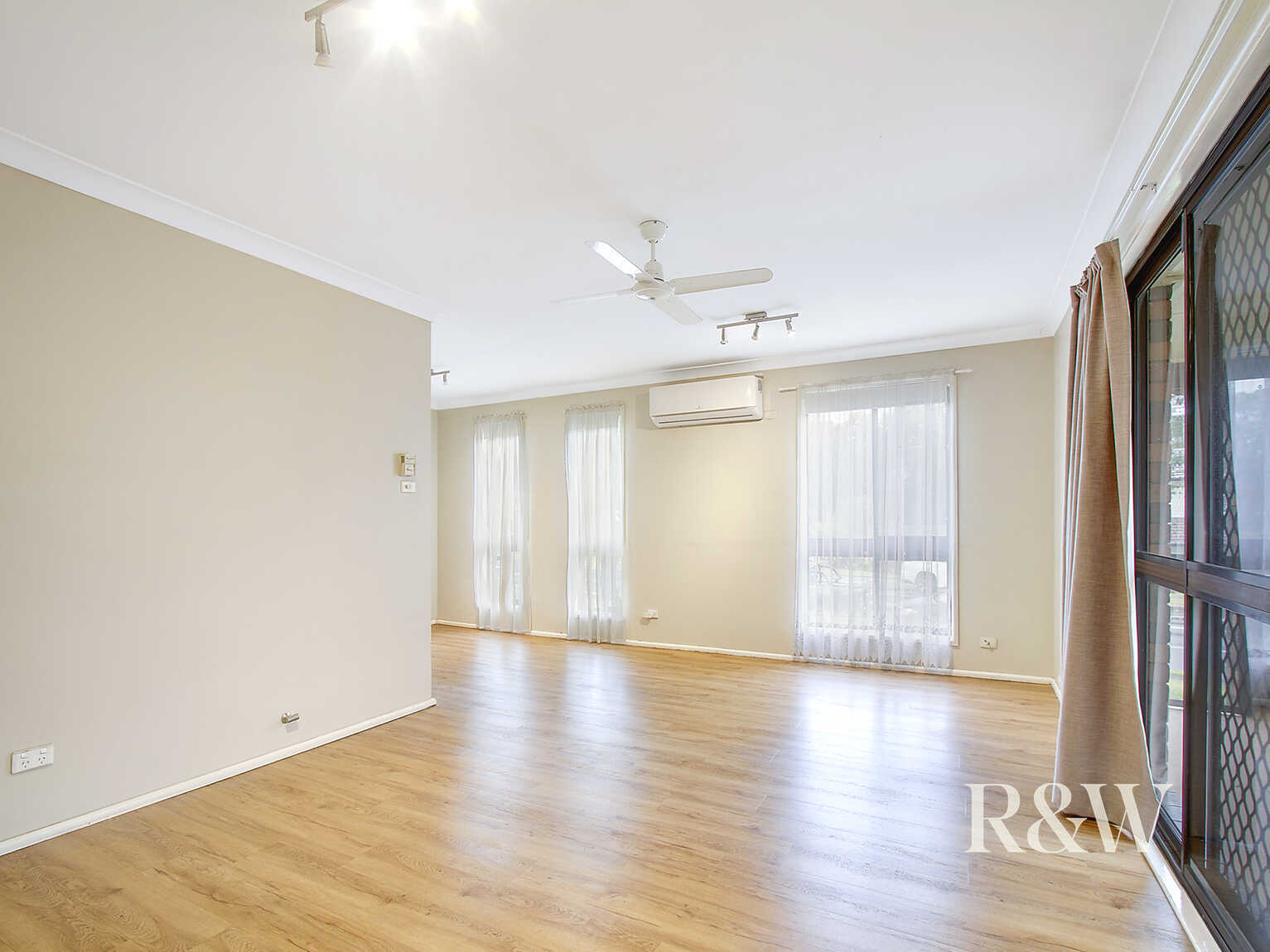 59 Banks Drive St Clair