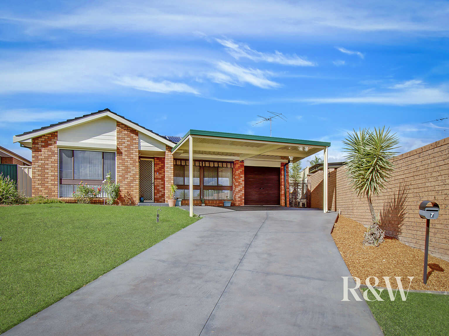 7 Eucumbene Place St Clair 7 Eucumbene Place St Clair