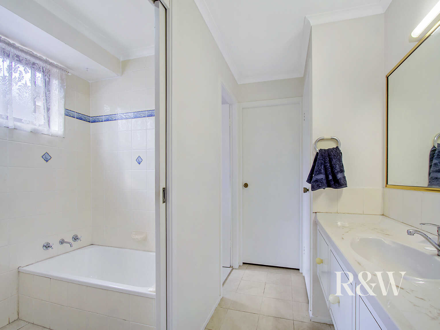7 Eucumbene Place St Clair 7 Eucumbene Place St Clair