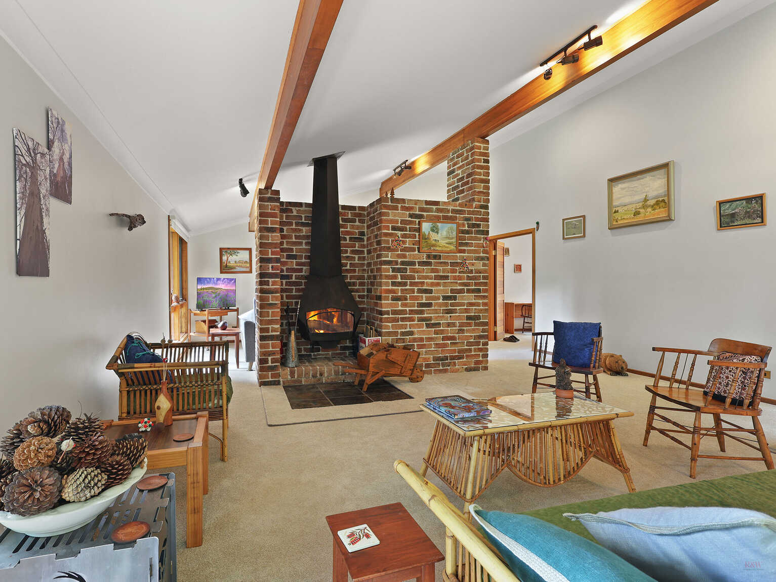 9 Farnborough Drive Moss Vale 9 Farnborough Drive Moss Vale