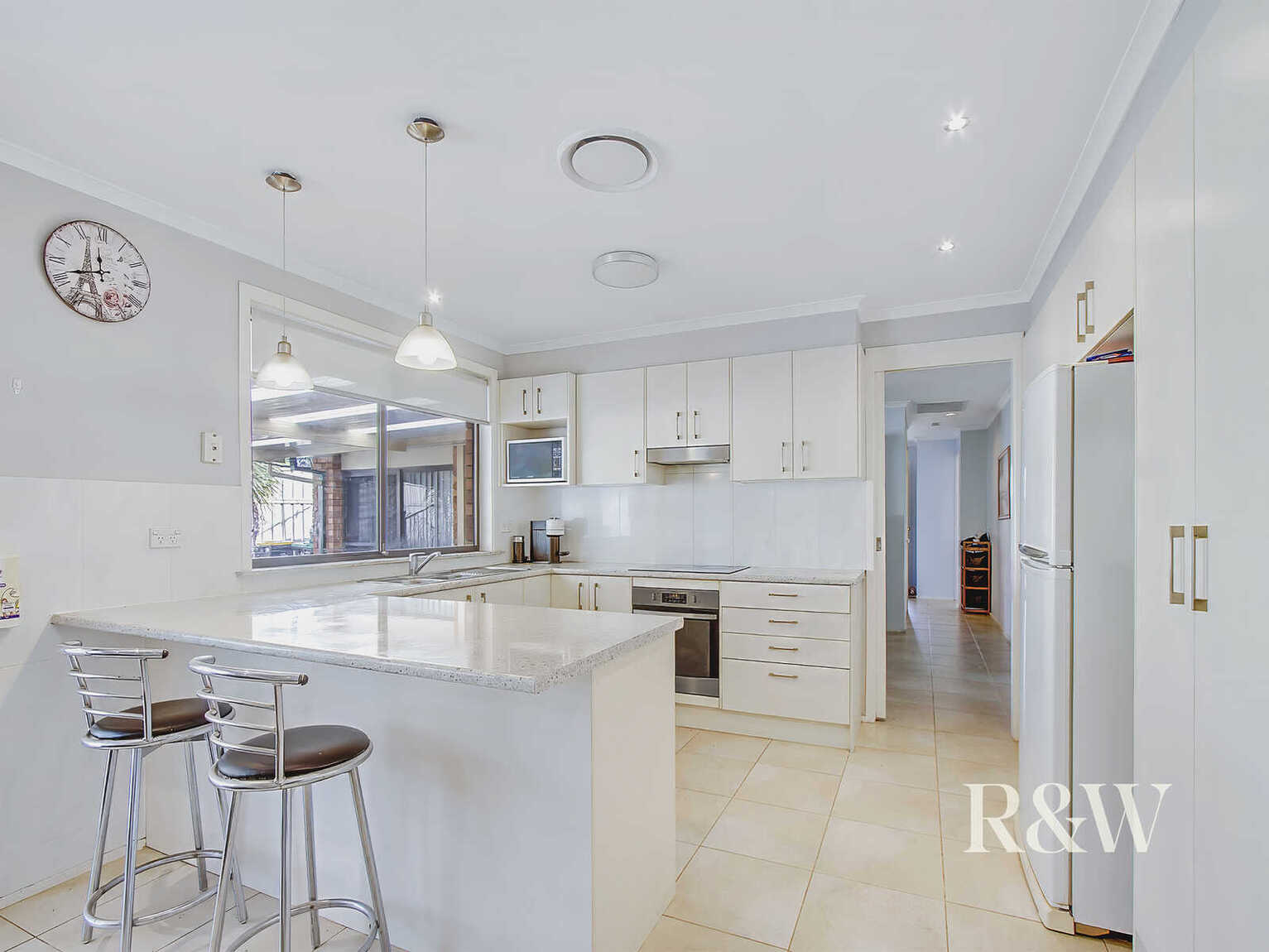 7 Eucumbene Place St Clair