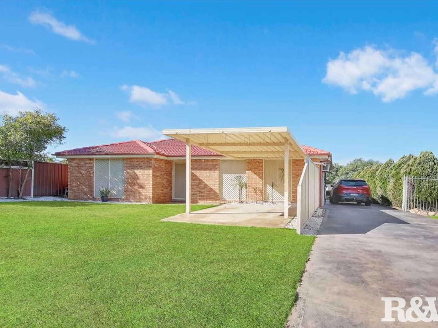 3 Standish Avenue Oakhurst