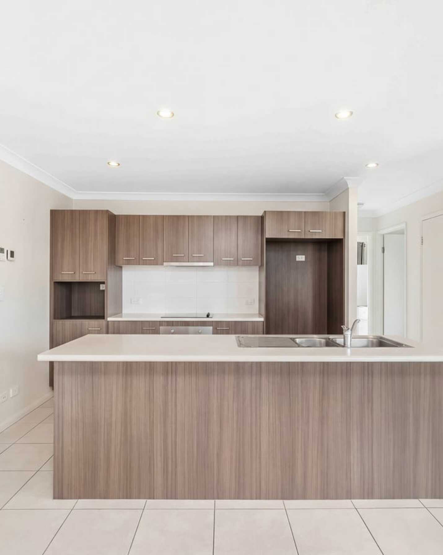 3 Hind Court Bellmere, Bellmere - Thumbnail 2