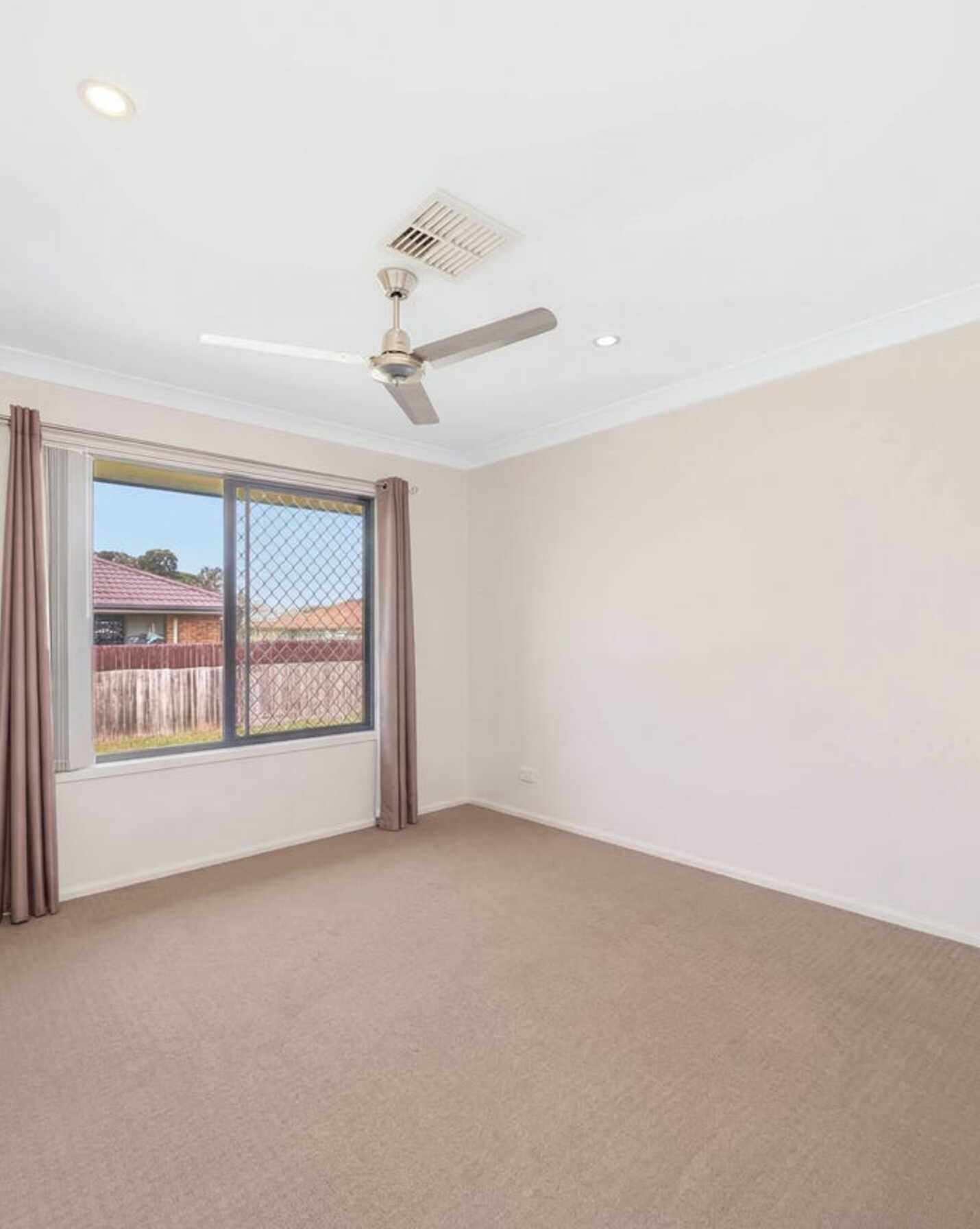 3 Hind Court Bellmere, Bellmere - Thumbnail 4