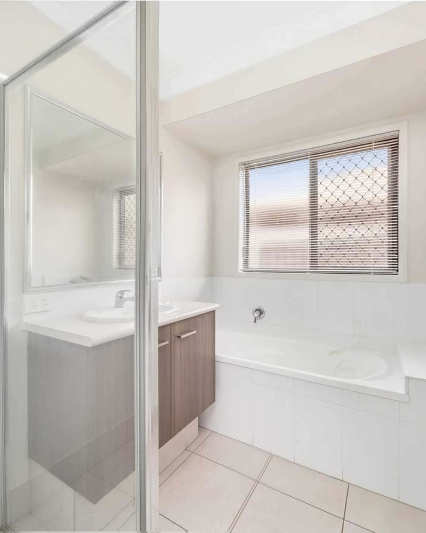 3 Hind Court Bellmere, Bellmere - Thumbnail 8