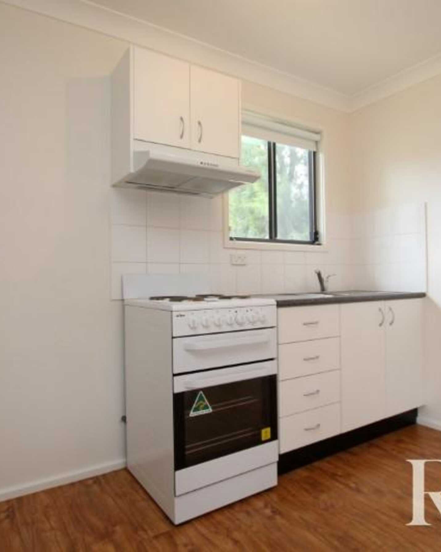 60A Adelphi Crescent Doonside, Doonside - Thumbnail 2