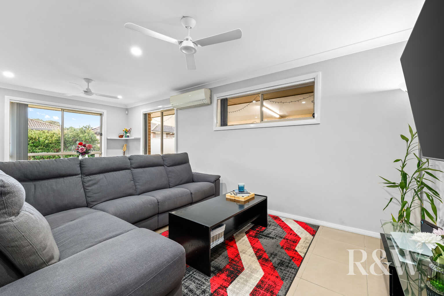 19 BLAIN ROAD Spring Farm 19 BLAIN ROAD Spring Farm