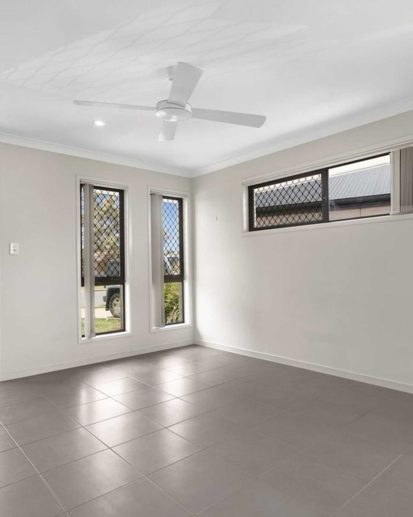 1/25 Lyndon Way Bellmere, Bellmere - Thumbnail 2