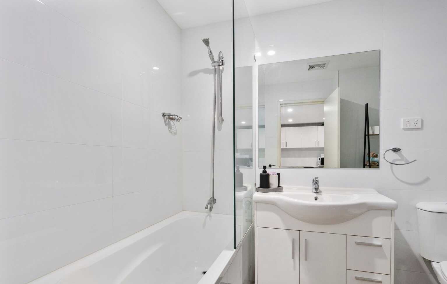2/15-17 Castlereagh Street Liverpool
