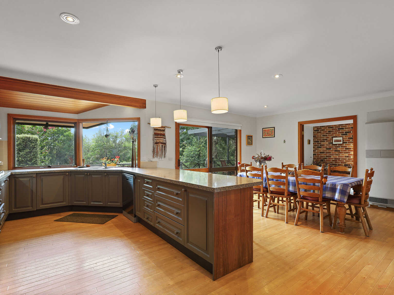 9 Farnborough Drive Moss Vale 9 Farnborough Drive Moss Vale