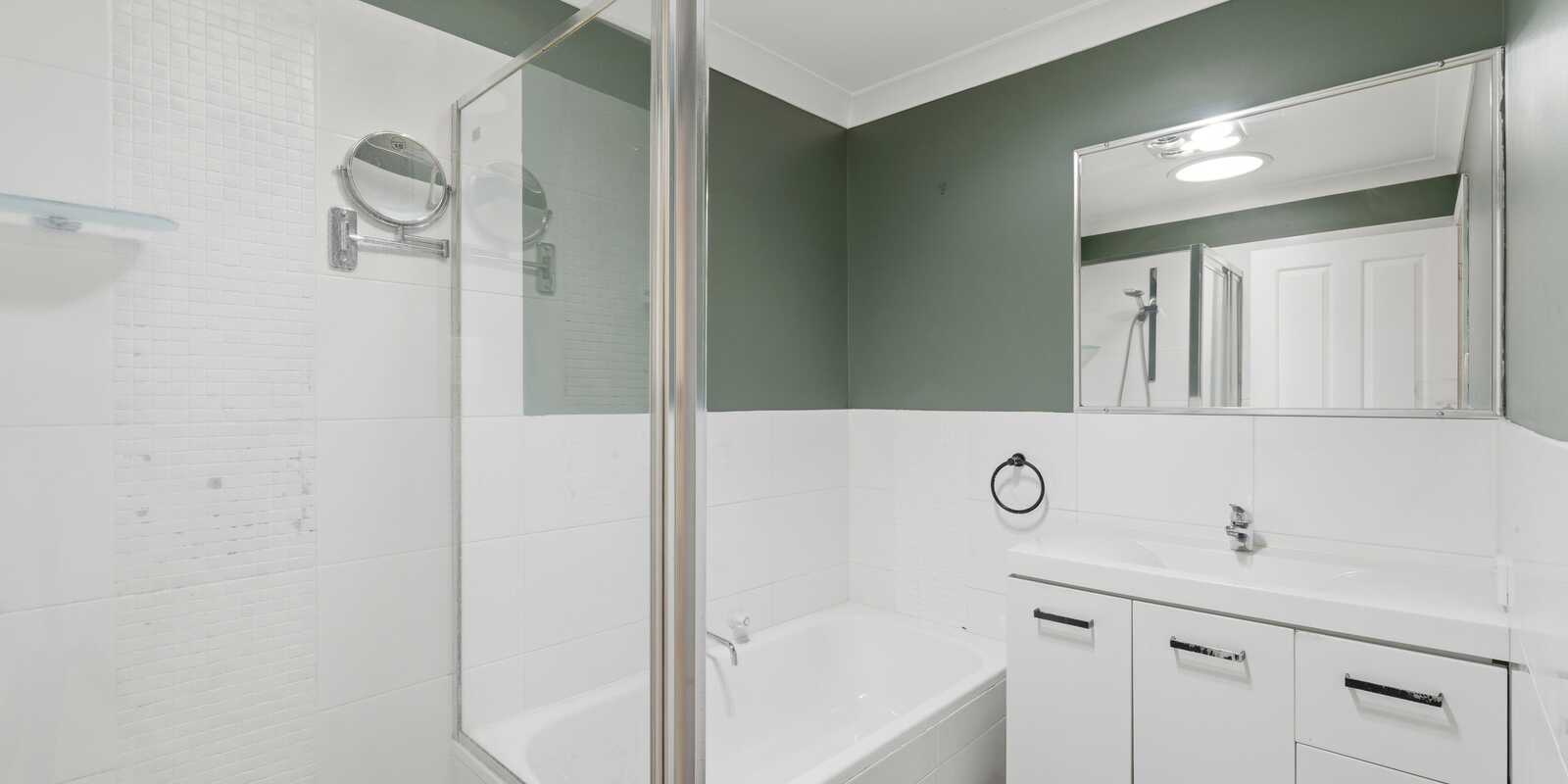 101 The Broadwaters Tascott