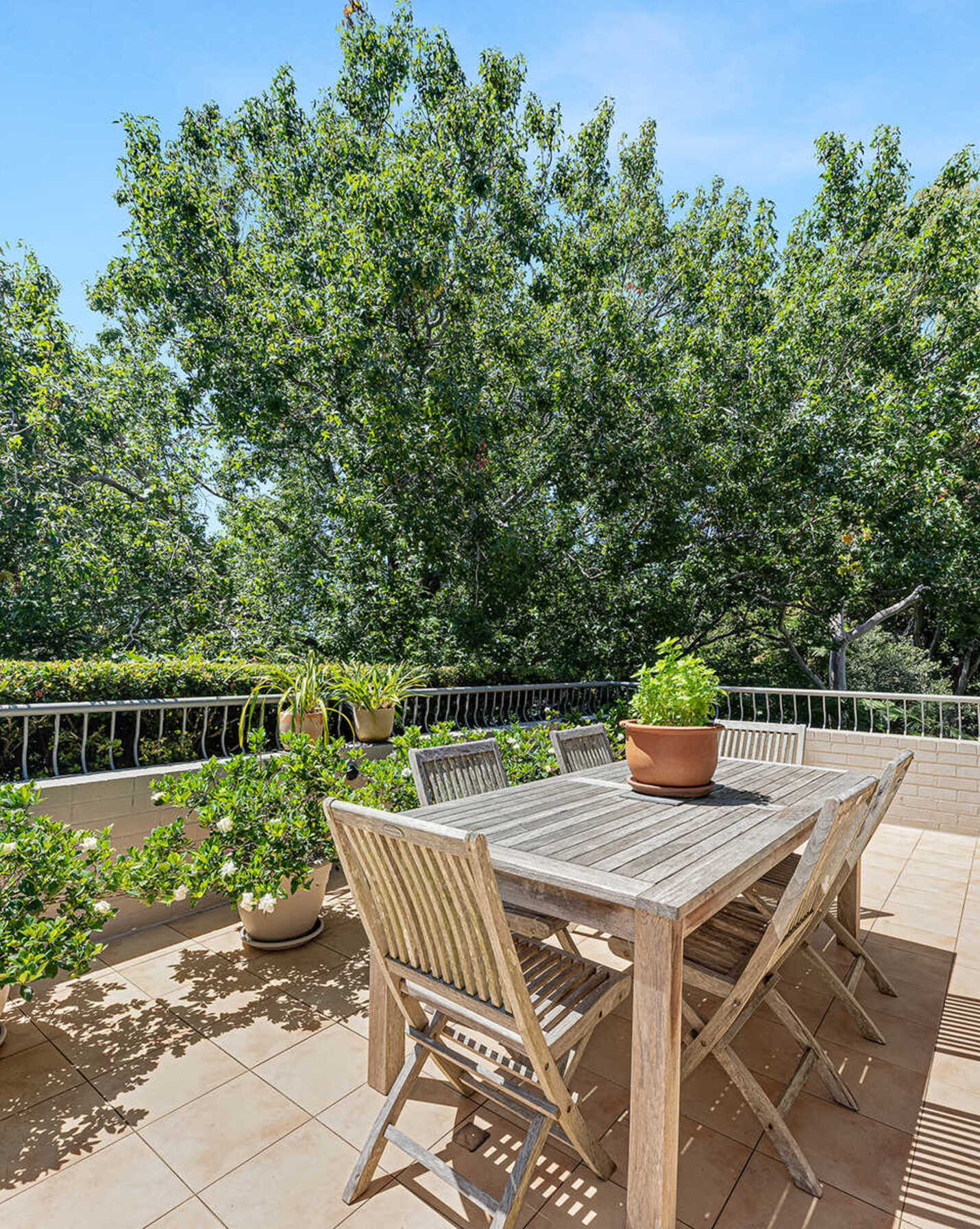 13 Glenroy Avenue Middle Cove, Cove - Thumbnail 2