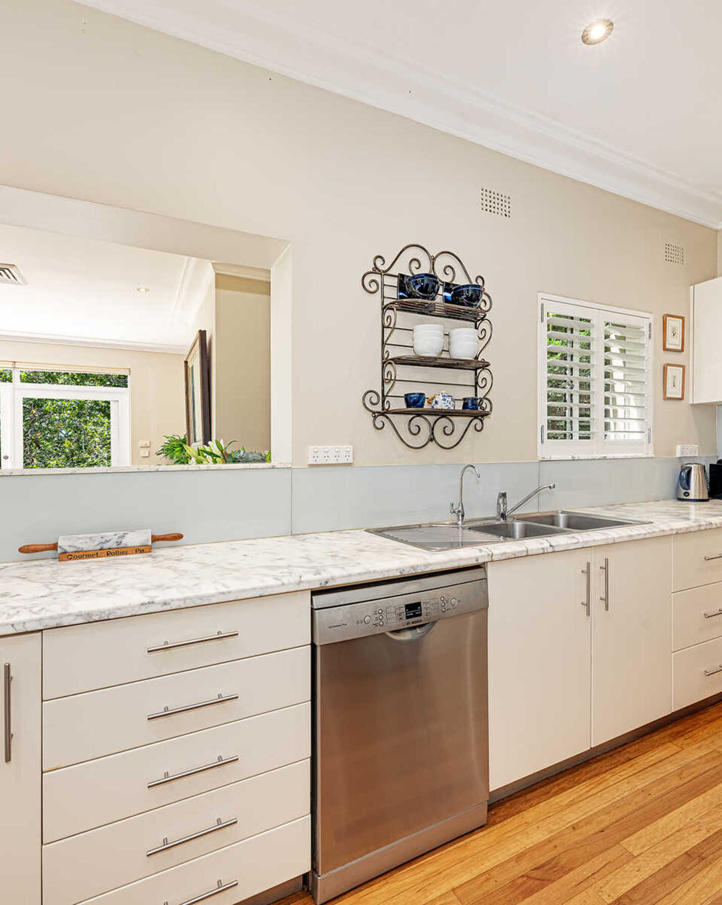 13 Glenroy Avenue Middle Cove, Cove - Thumbnail 4